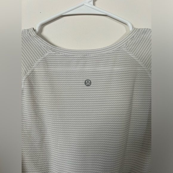 Lululemon Open Up Tie Back Tee Heathered White / White - Picture 8 of 10